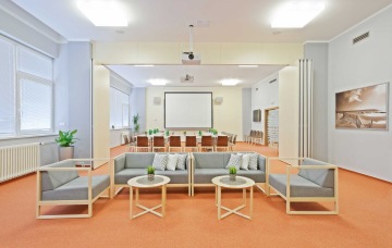 Hotel Běhounek disponuje kompletním vybavením pro lázeňský pobyt, wellness odpočinek či firemní akci.