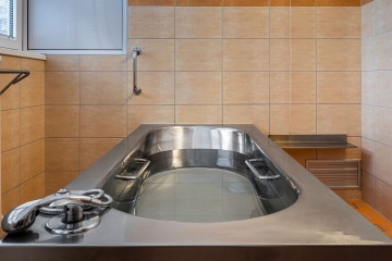 Das einzigartige Radonwasser hilft effektiv bei Erkrankungen des Bewegungsapparates.